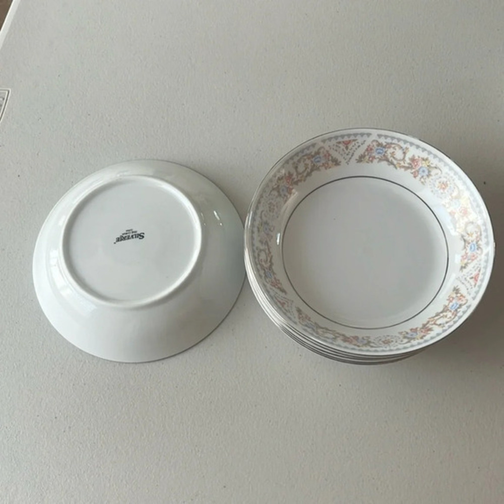 One pc VINTAGE SILVERIE SOUP BOWL